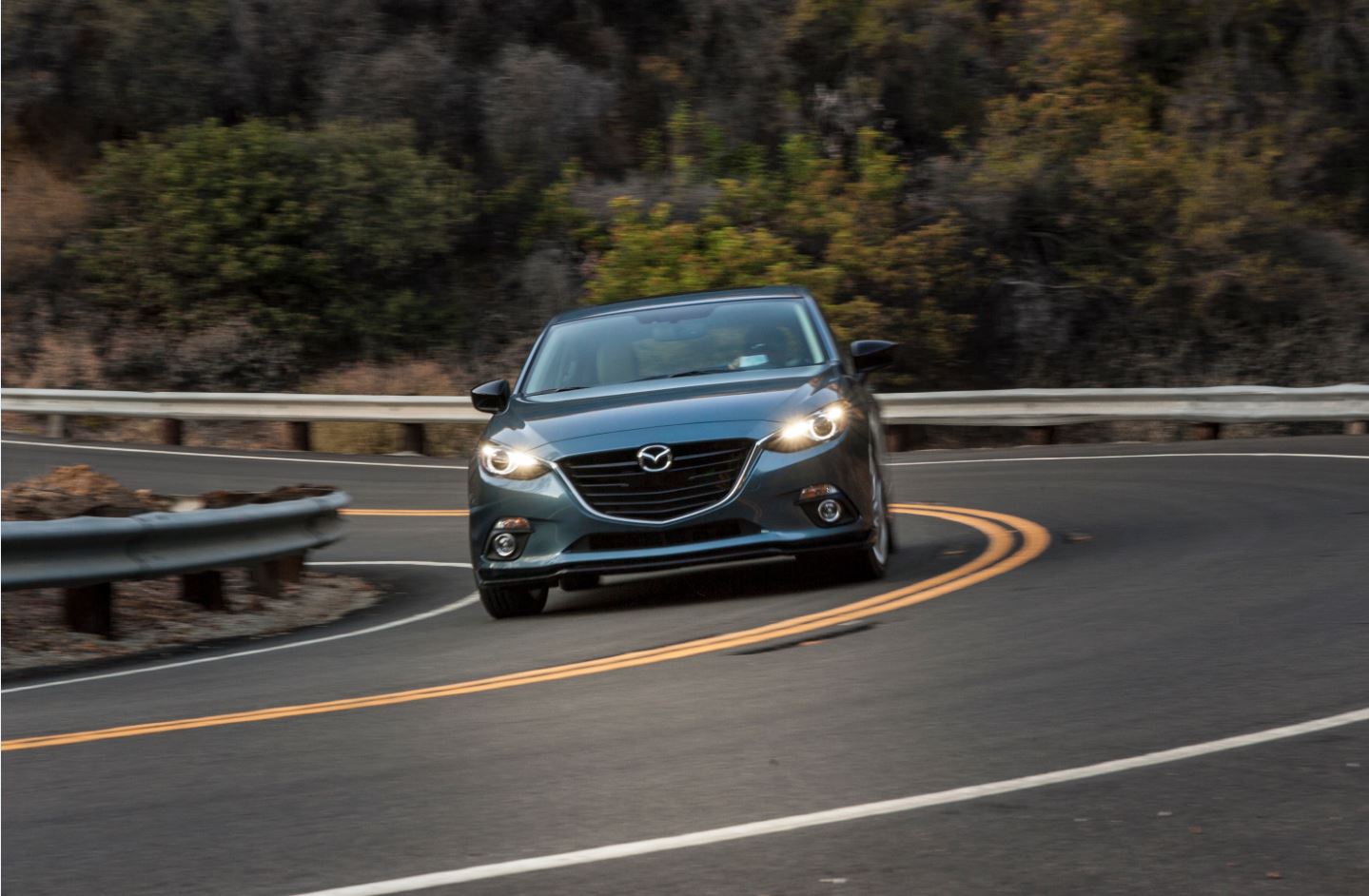 2015 Mazda MAZDA3 exterior