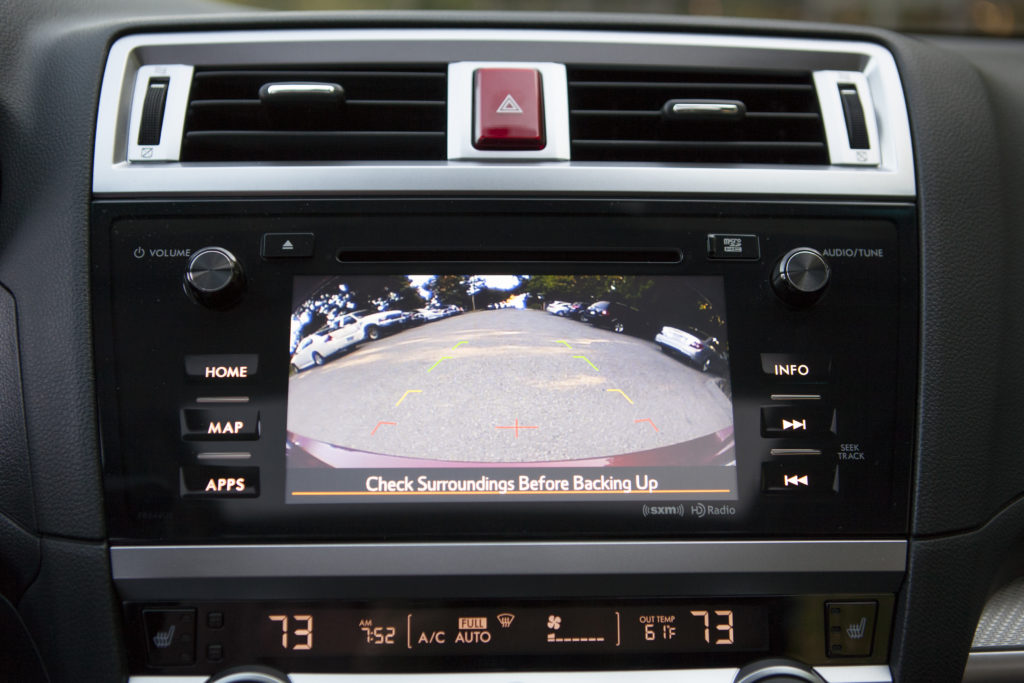 2016_Subaru_Legacy_int_35