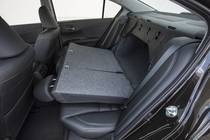 2016-Honda-Accord-storage