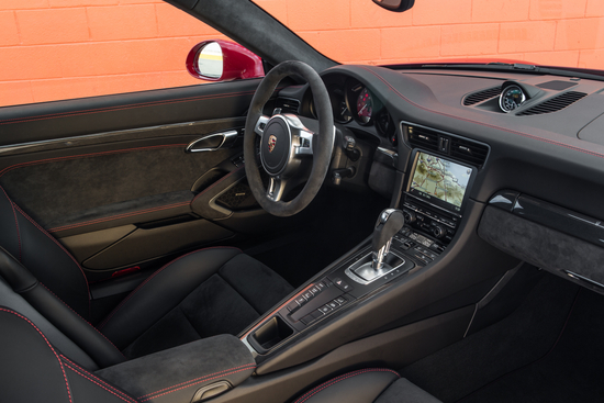 2015 Porsch 911 interior