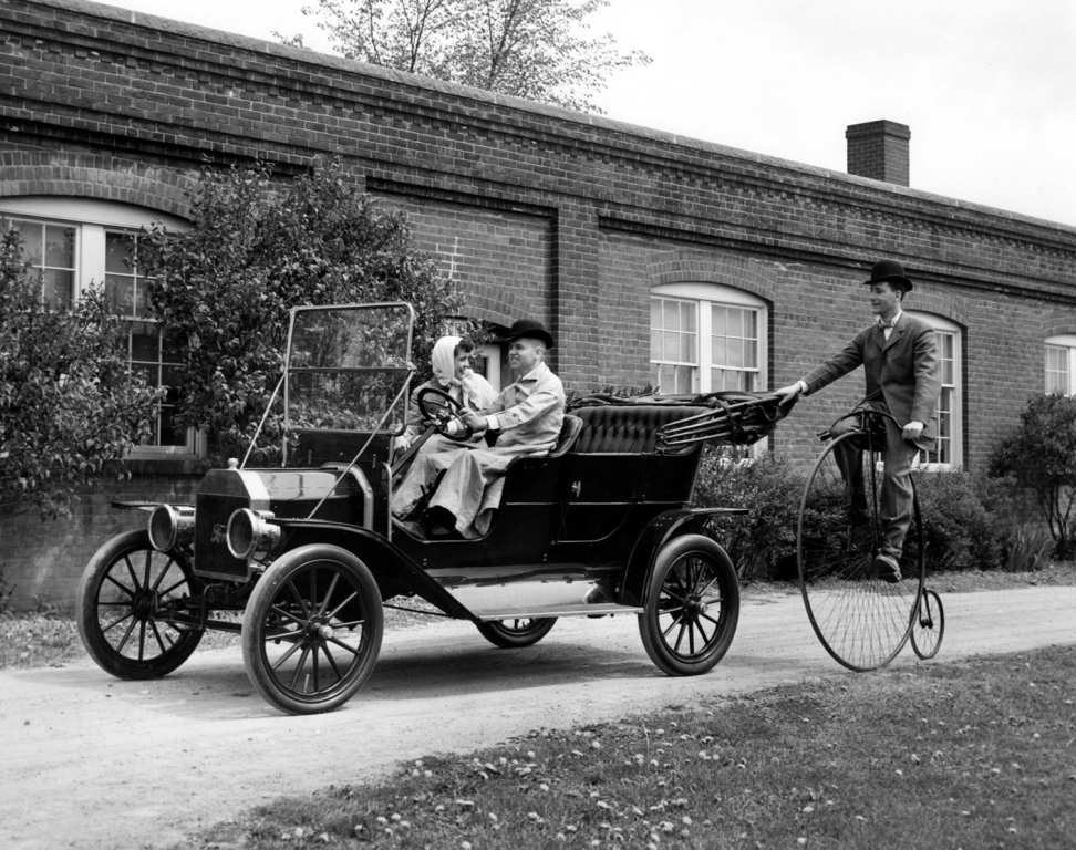 Первая машина жене. Henry Ford. Henry Ford Manufactory.