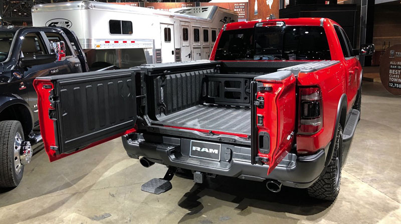 RAM-Multifunction-Tailgate