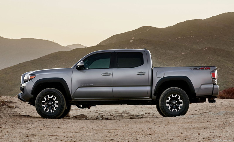 Side view of the 2020 Toyota Tacoma