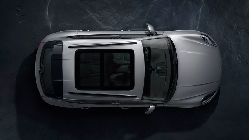 2020 Porsche Macan panoramic sunroof