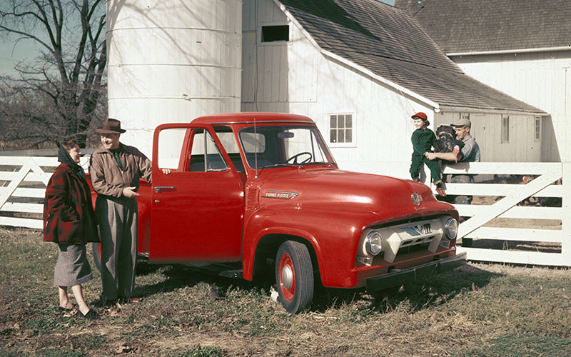 1954 Ford F-100 - media.ford.com