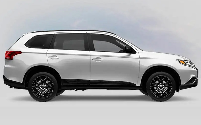 2020 Mitsubishi Outlander LE - mitsubishicars.com