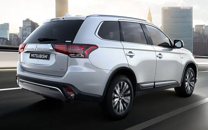 2020 Mitsubishi Outlander - mitsubishicars.com