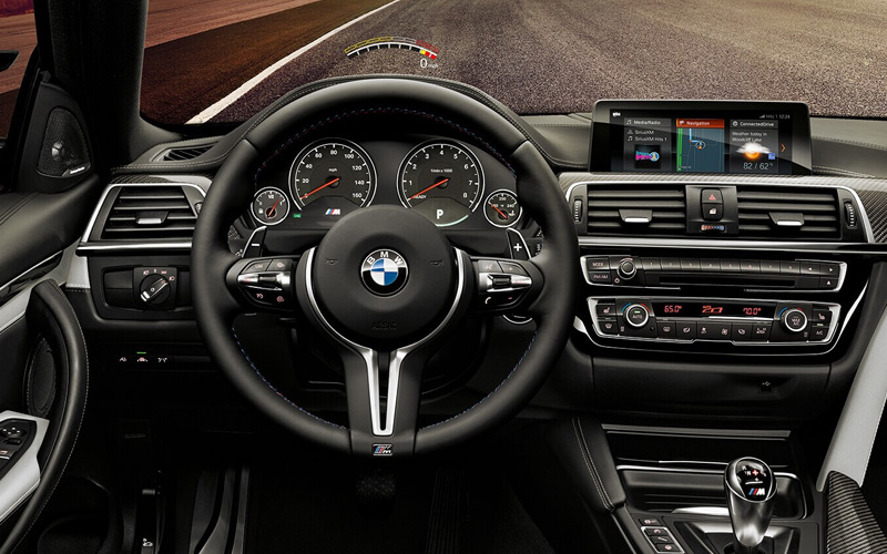 2020 BMW M4 dash - bmwusa.com