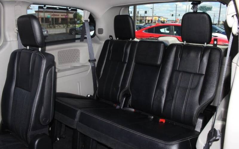 2016 Chrysler Town & Country Stow-n-Go seating - carsforsale.com