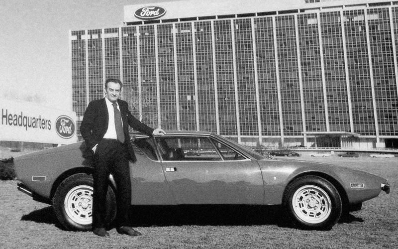 Alejandro posing with his De Tomaso Pantera in front of Ford's headquarters - detomaso-automobili.com