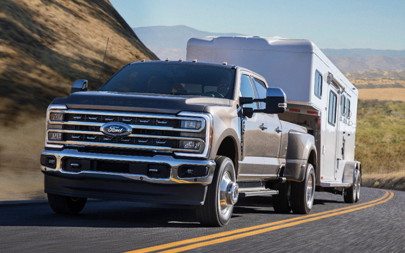 2023 Ford Super Duty F-350 Lariat - media.ford.com