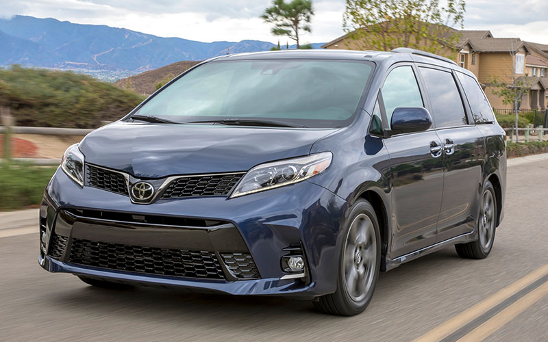 2018 Toyota Sienna SE - pressroom.toyota.com