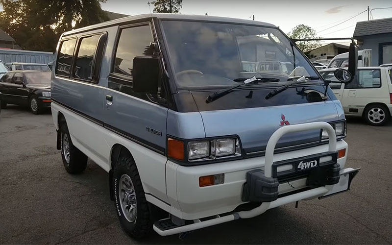 1990 Mitsubishi Delica Van - JDM CAR and MOTORCYCLE on YouTube.com
