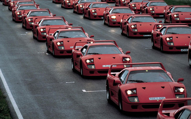 Lineup of 1987 Ferrari F40s - ferrari.com