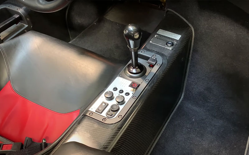 McLaren F1 shifter - Doug DeMuro on YouTube.com