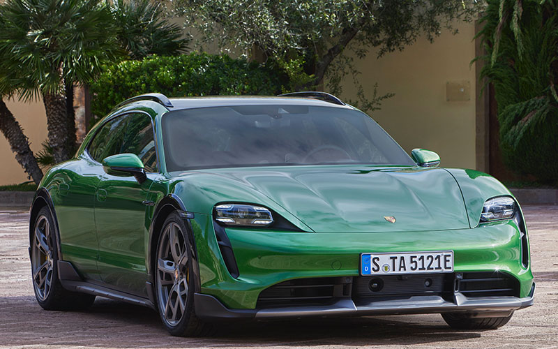 2021 Porsche Taycan Turbo S Cross Turismo - newsroom.porsche.com 2021 Porsche Taycan Turbo S Cross Turismo - newsroom.porsche.com