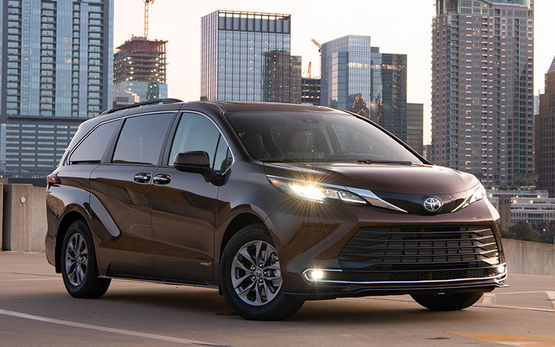 2021 Toyota Sienna XLE - pressroom.toyota.com