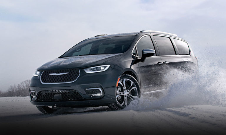 2021 Chrysler Pacifica: Minivan Master
