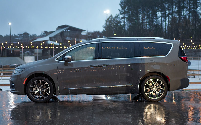 2021 Chrysler Pacifica Limited - media.stellantisnorthamerica.com