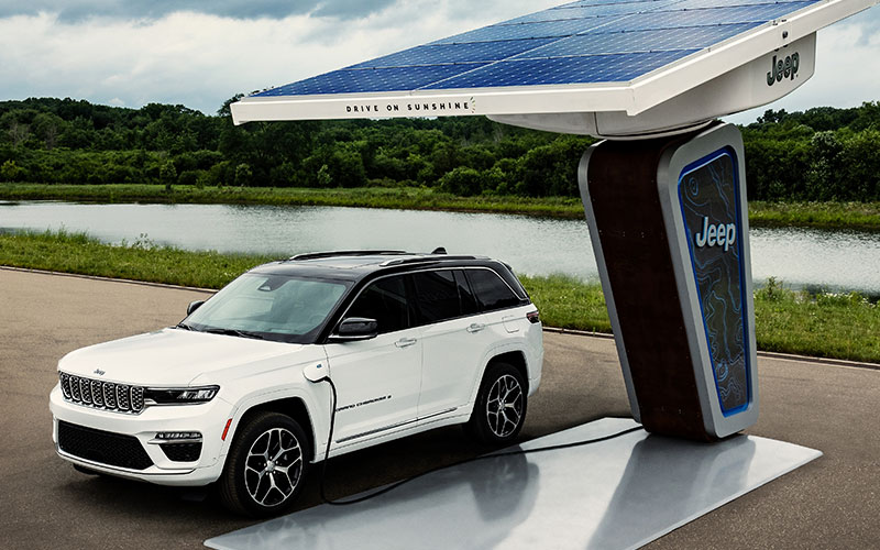 2022 Jeep Grand Cherokee 4xe- media.stellantisnorthamerica.com