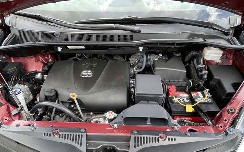 2019 Toyota Sienna 3.5L V6 engine - carsforsale.com
