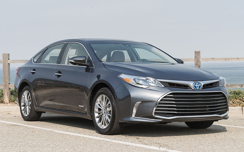 2017 Toyota Avalon Hybrid - pressroom.toyota.com