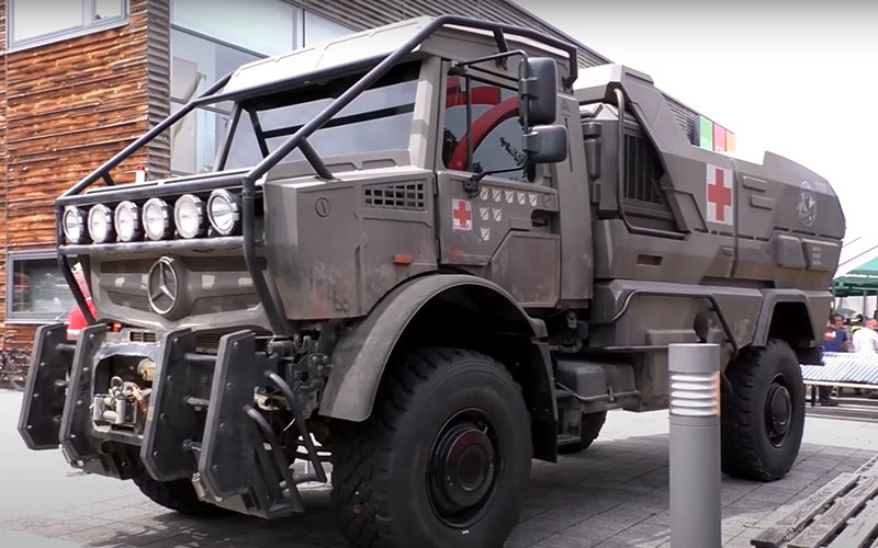 Mercedes-Benz Unimog - walkoARTvideos on YouTube.com