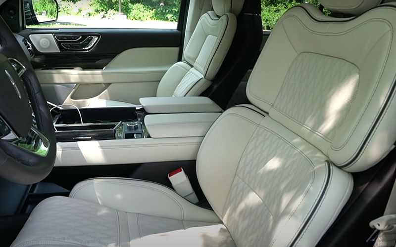 2020 Lincoln Navigator Black Label - Redline Reviews on youtube.com