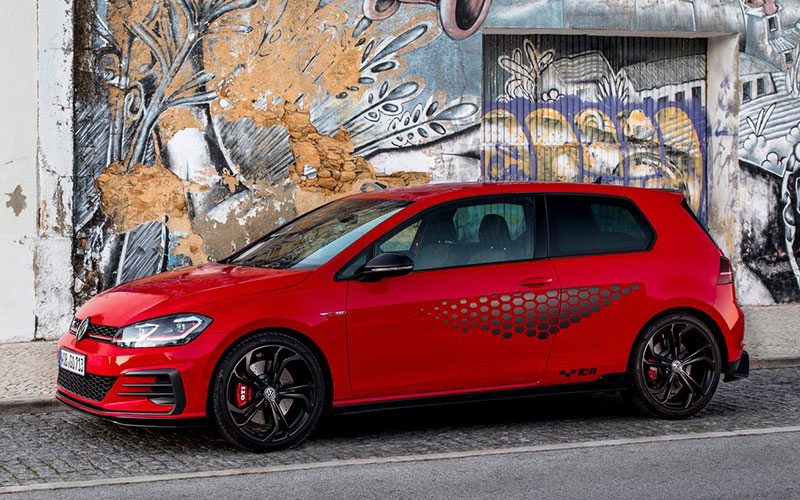 2019 Volkswagen Golf GTI - netcarshow.com