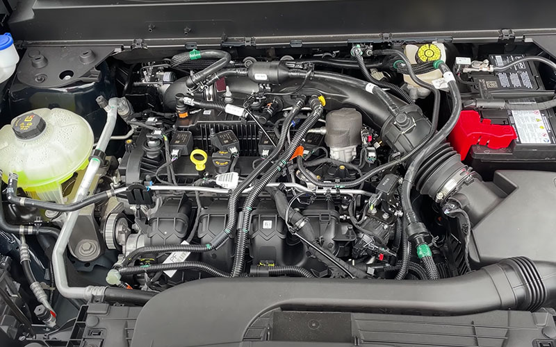 2022 Ford Maverick 2.0L I4 - Doug DeMuro on youtube.com