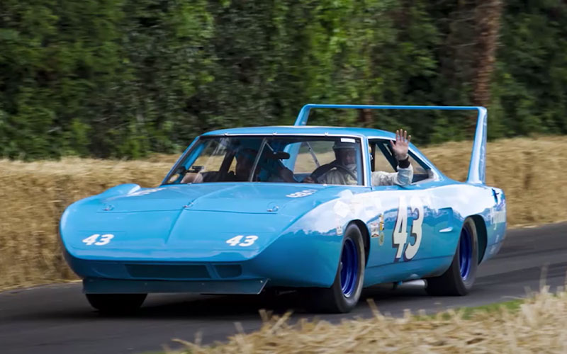1970 Roadrunner Superbird NASCAR - Belgian-Motorsport on youtube.com