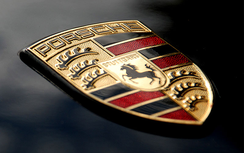 Porsche crest