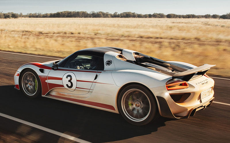 Porsche 918 Spyder - newsroom.porsche.com