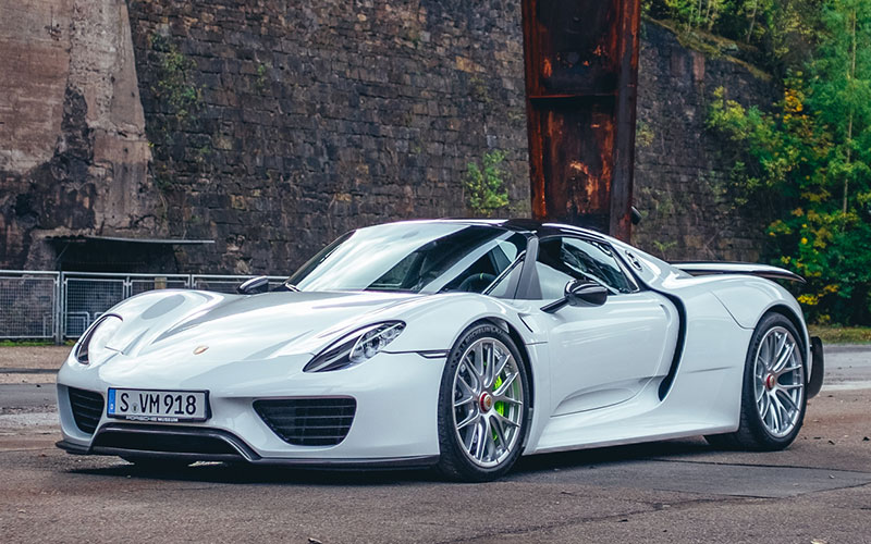 Porsche 918 Spyder - newsroom.porsche.com