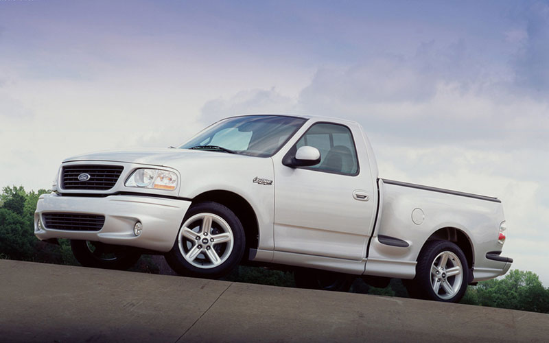 2004 Ford F-150 SVT Lightning - netcarshow.com