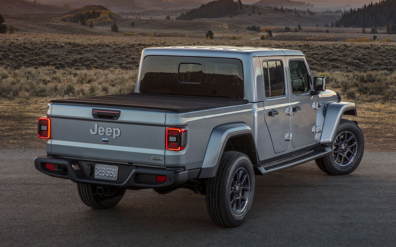 2021 Jeep Gladiator Overland - media.stellantisnorthamerica.com