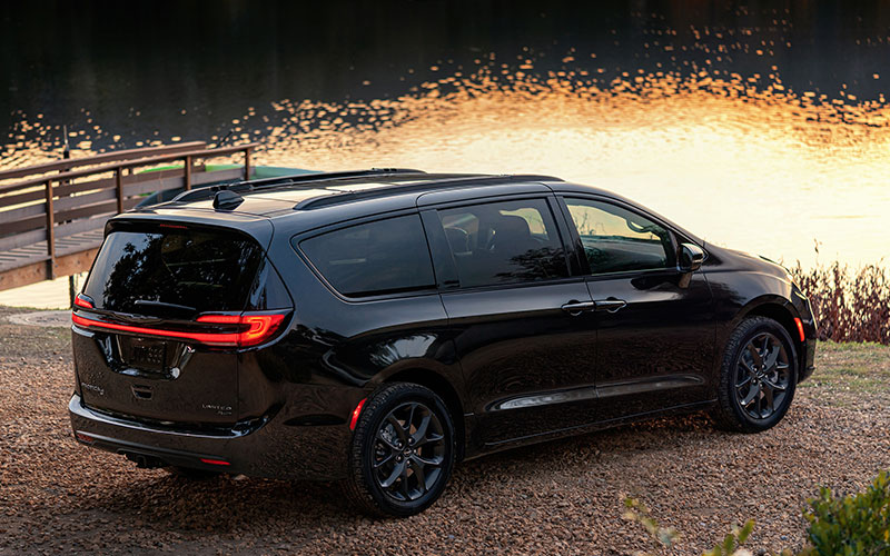 2022 Chrysler Pacifica Limited - media.stellantisnorthamerica.com
