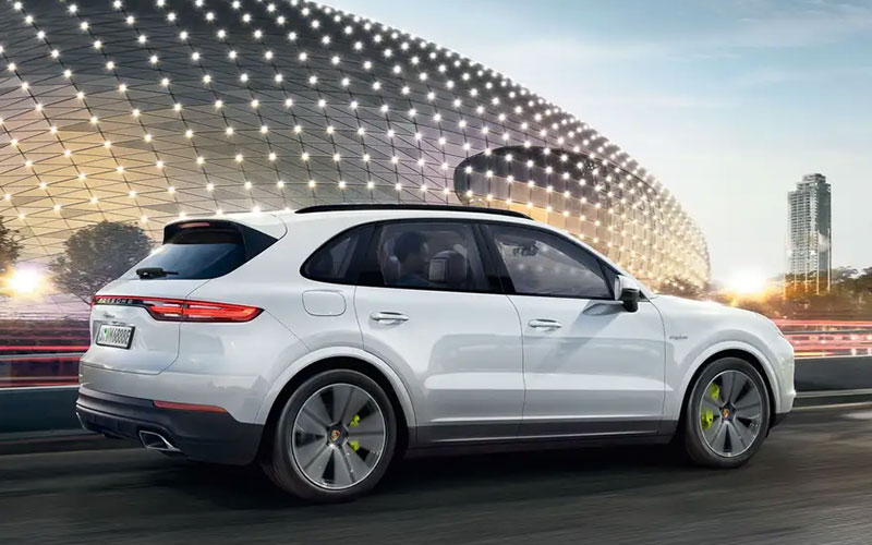 2022 Porsche Cayenne Turbo S E-Hybrid - porsche.com