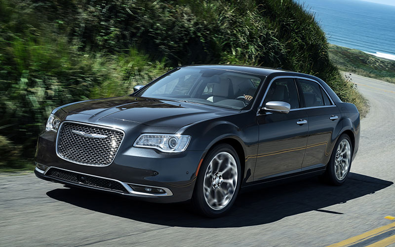 2019 Chrysler 300C - media.stellantisnorthamerica.com