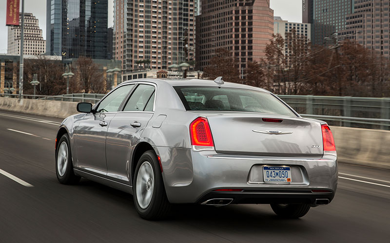 2019 Chrysler 300 - media.stellantisnorthamerica.com