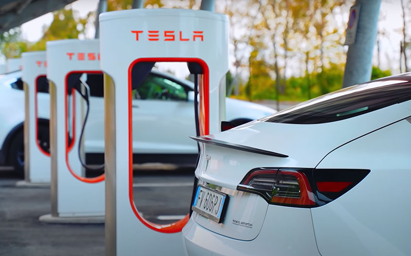 Tesla Charging Station - The Tesla Space on youtube.com
