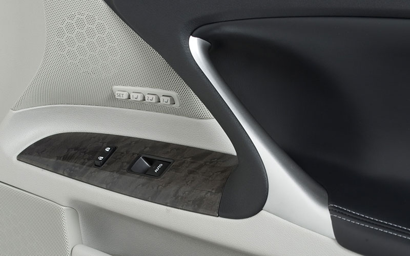2010 Lexus IS - pressroom.lexus.com