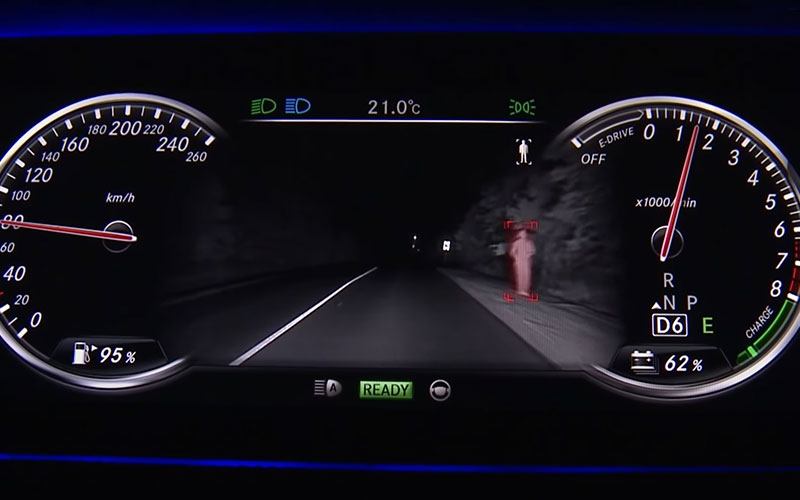 Mercedes Night View Assist - YOUCAR on youtube.com