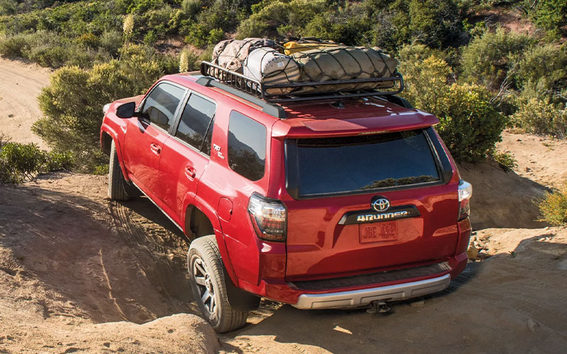 Toyota 4Runner with roof rack - toyota.com