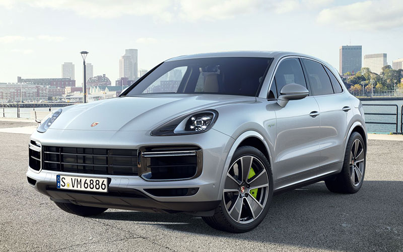 2022 Porsche Cayenne Turbo S e-Hybrid - porsche.com