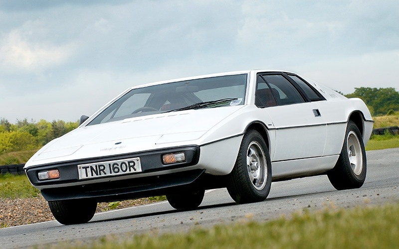 Lotus Espirit - media.lotuscars.com