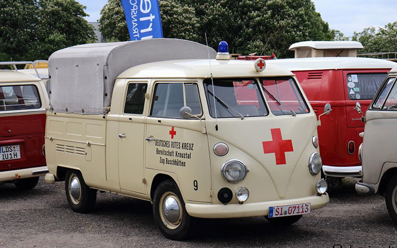 Volkswagen Microbus Ambulance - classiccult.com
