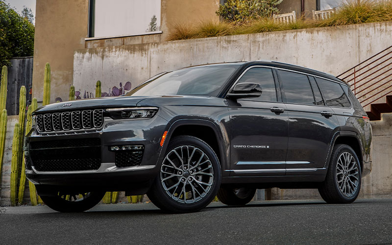 2022 Jeep Grand Cherokee L Summit- media.stellantisnorthamerica.com