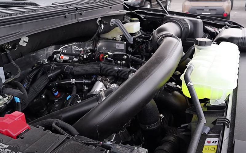 2022 Ford Expedition MAX V6 - Ben Hardy on youtube.com