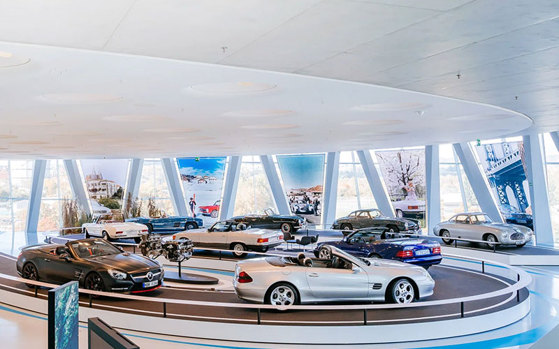 Mercedes-Benz SL Exhibition - mercedes-benz.com
